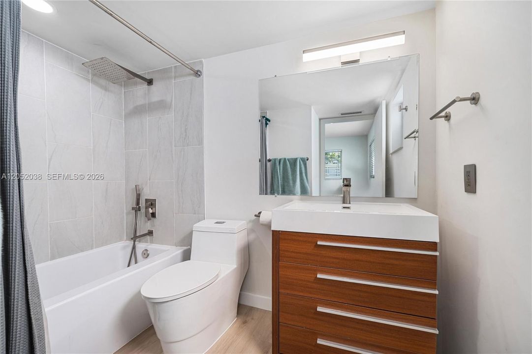 В аренду: $3,300 (2 спален, 2 ванн, 858 Квадратных фут)
