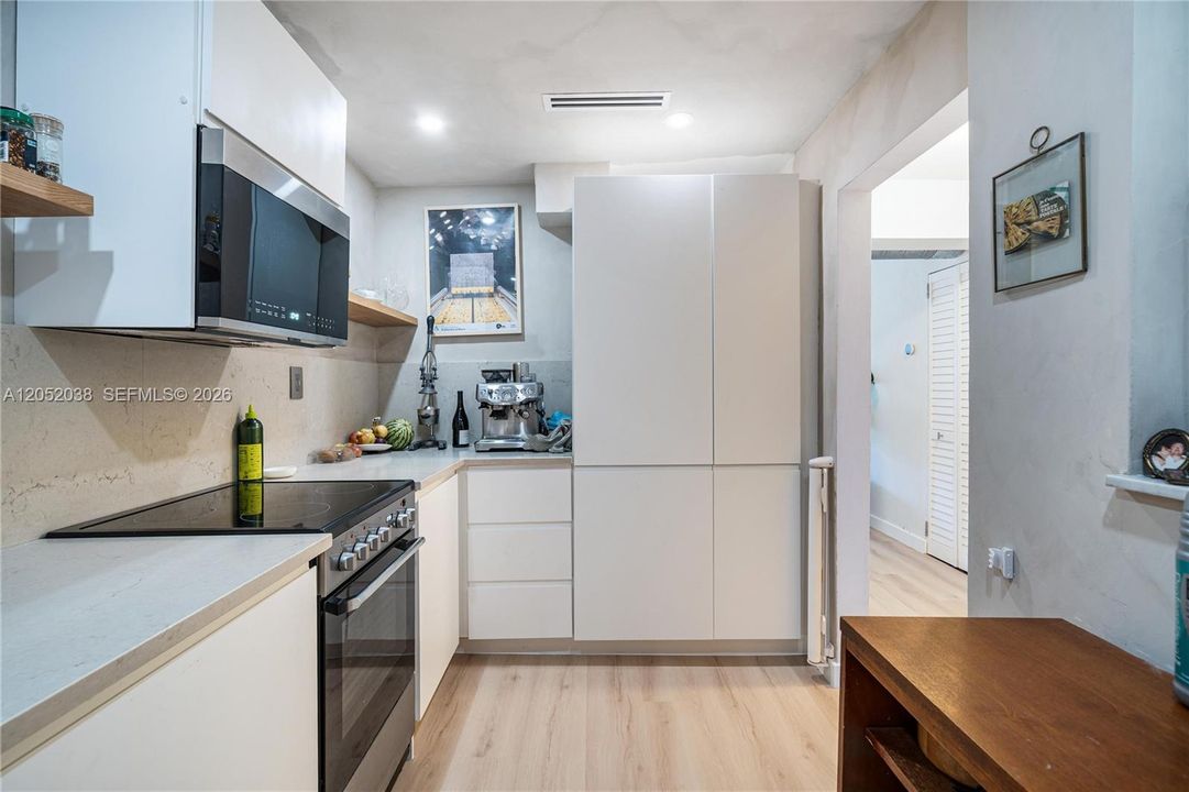В аренду: $3,300 (2 спален, 2 ванн, 858 Квадратных фут)