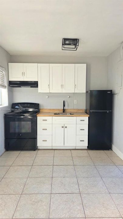 For Sale: $250,000 (2 beds, 1 baths, 630 Square Feet)