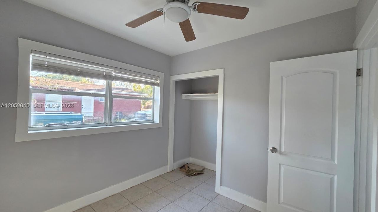 For Sale: $250,000 (2 beds, 1 baths, 630 Square Feet)