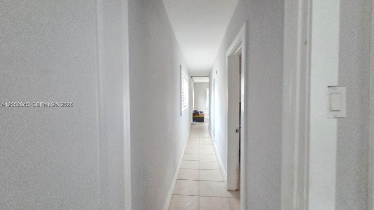 For Sale: $250,000 (2 beds, 1 baths, 630 Square Feet)