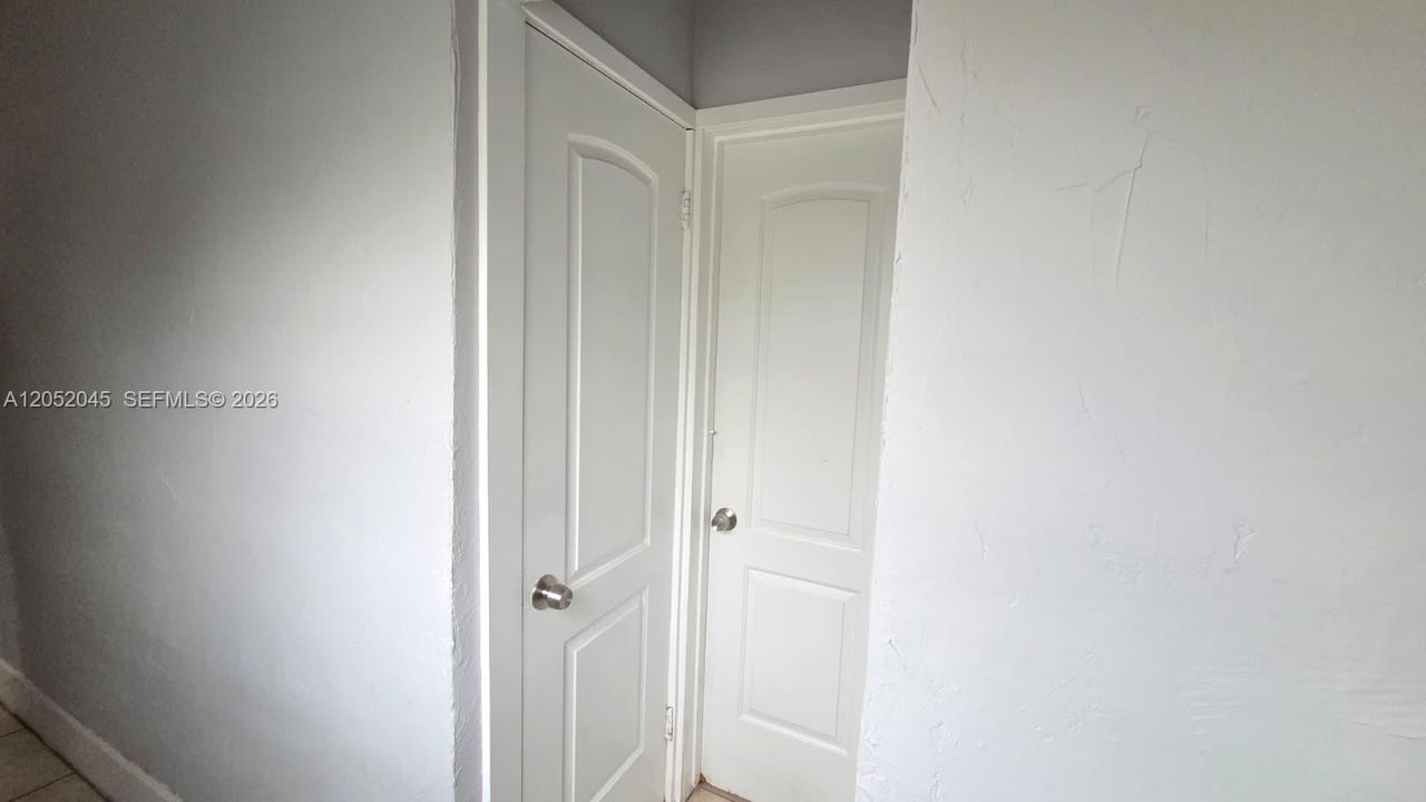For Sale: $250,000 (2 beds, 1 baths, 630 Square Feet)