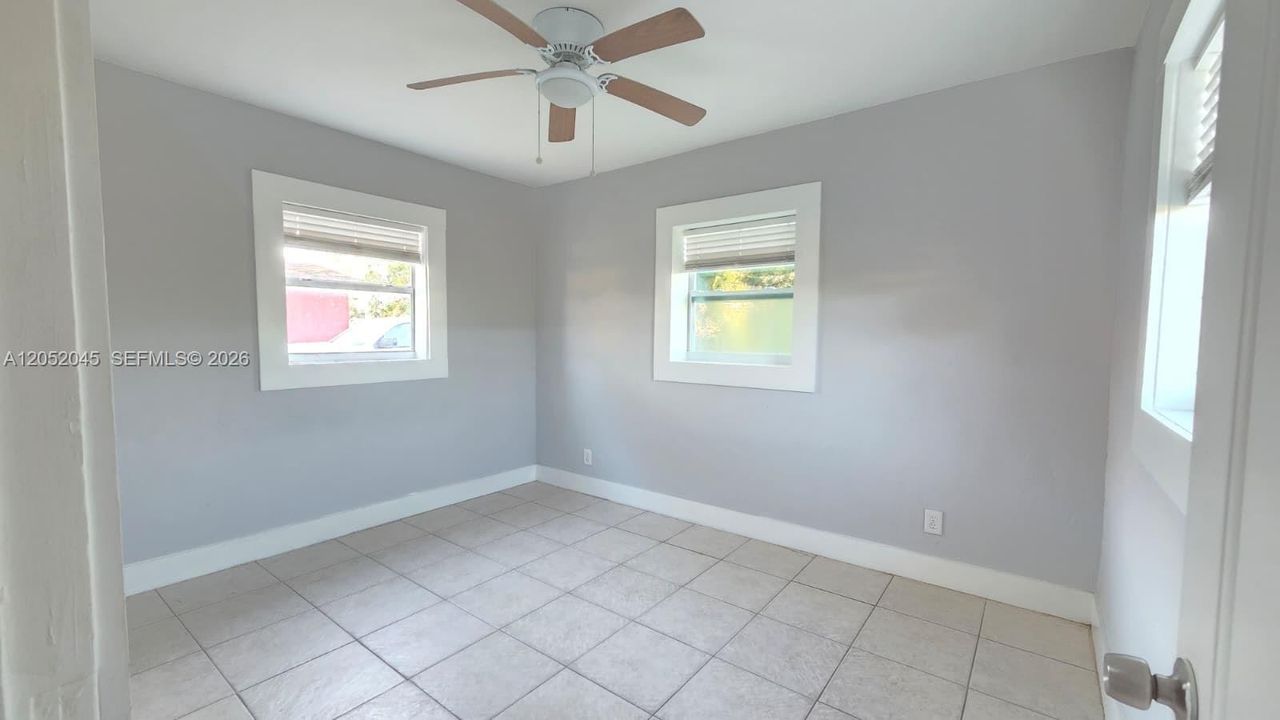 For Sale: $250,000 (2 beds, 1 baths, 630 Square Feet)