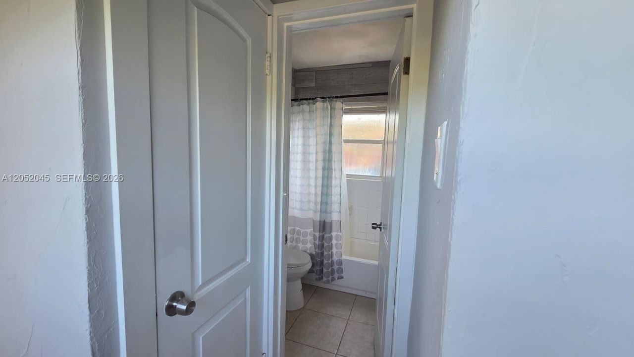 For Sale: $250,000 (2 beds, 1 baths, 630 Square Feet)