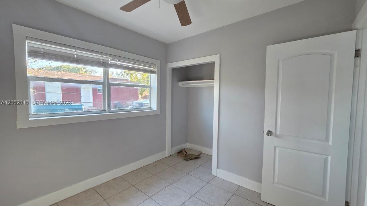 For Sale: $250,000 (2 beds, 1 baths, 630 Square Feet)