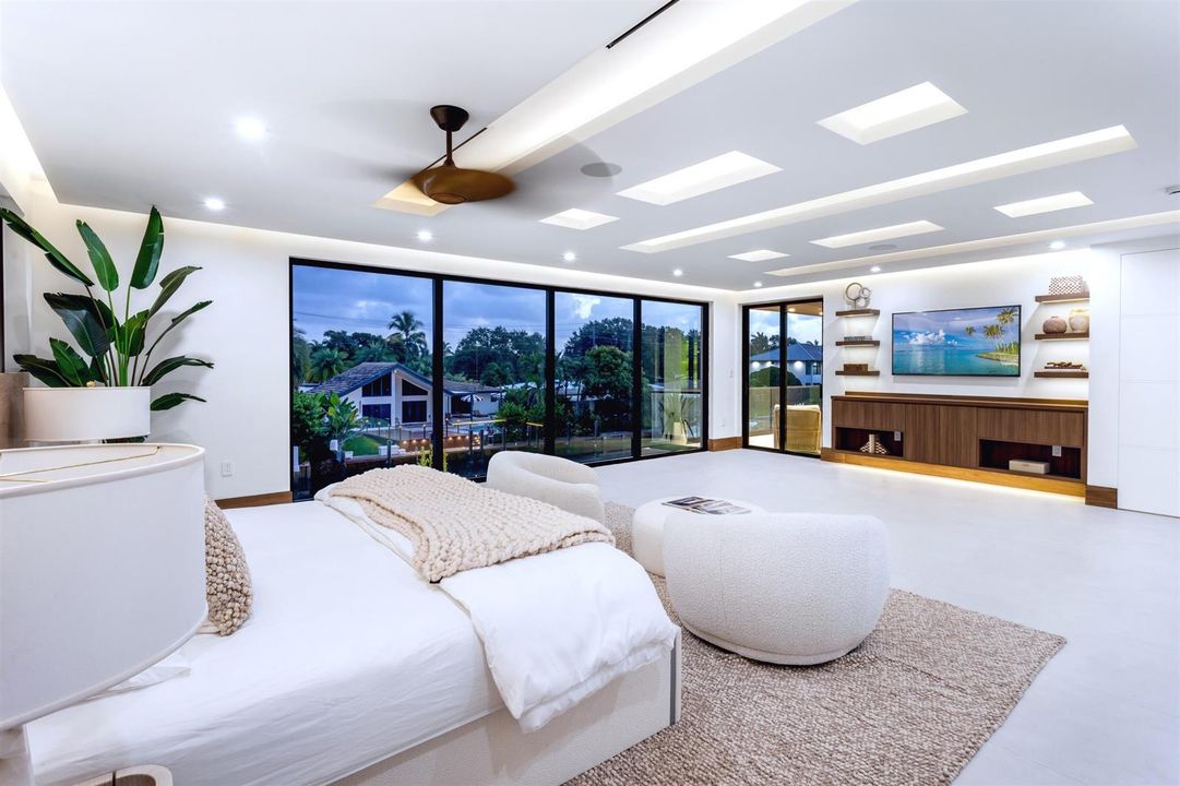 PRIMARY_BEDROOM_ANGLE