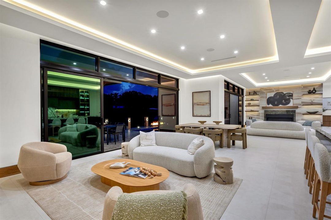 FAMILY_ROOM_ANGLE