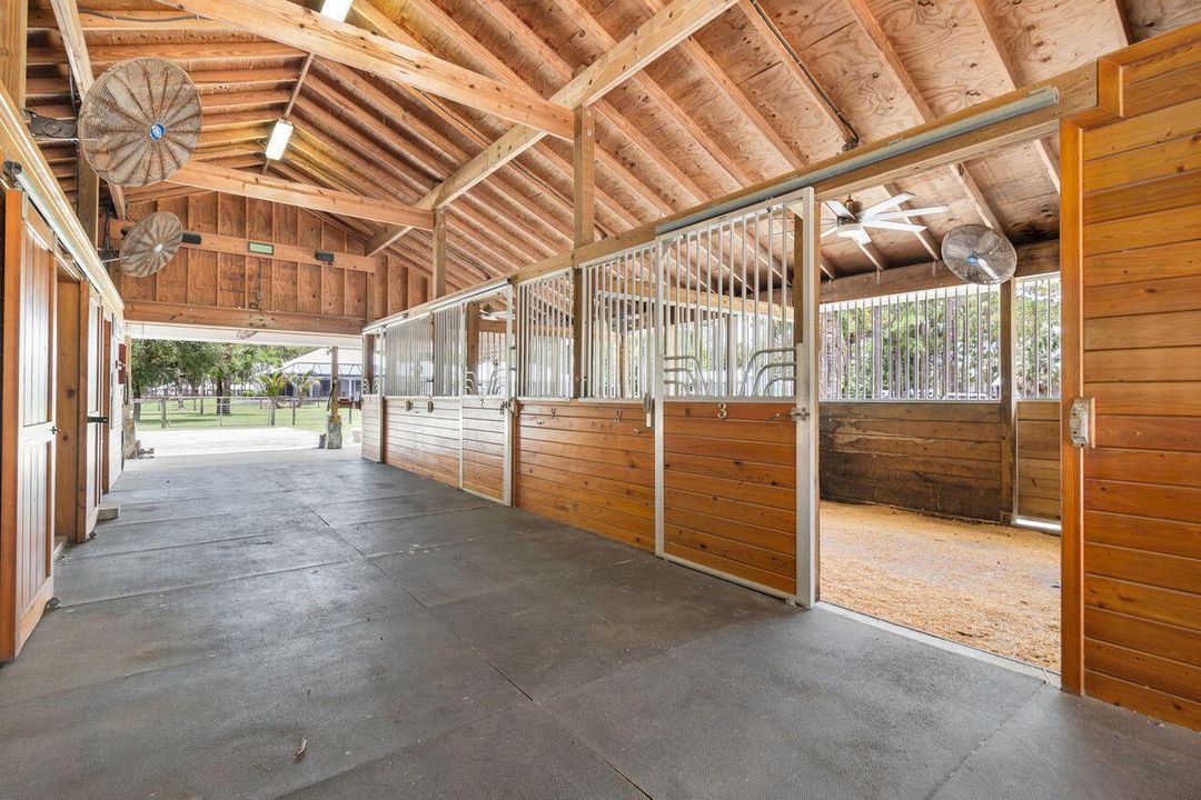 Barn