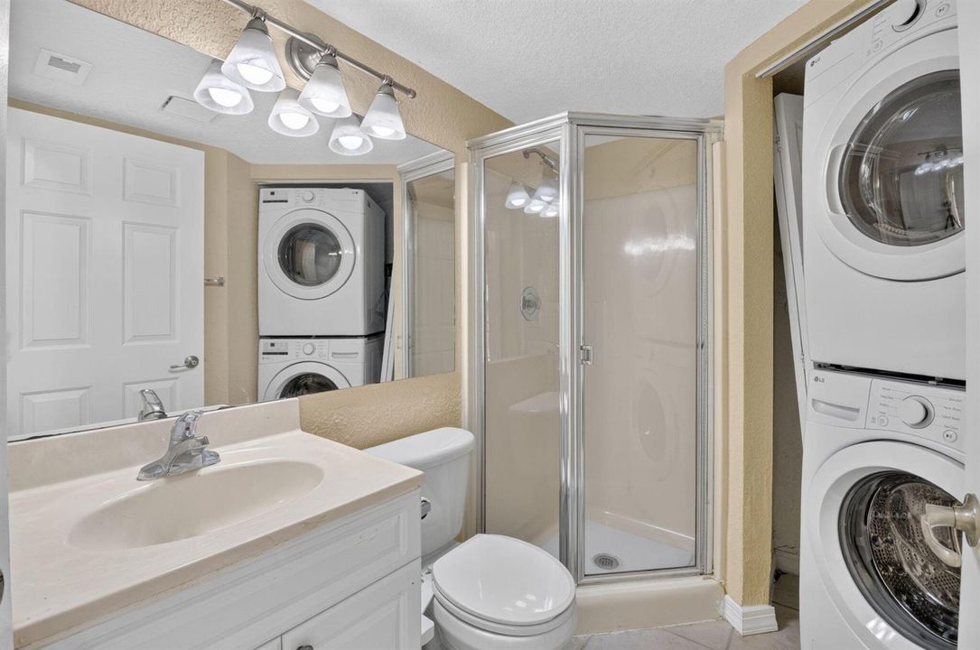 Main Floor Full Bathroom