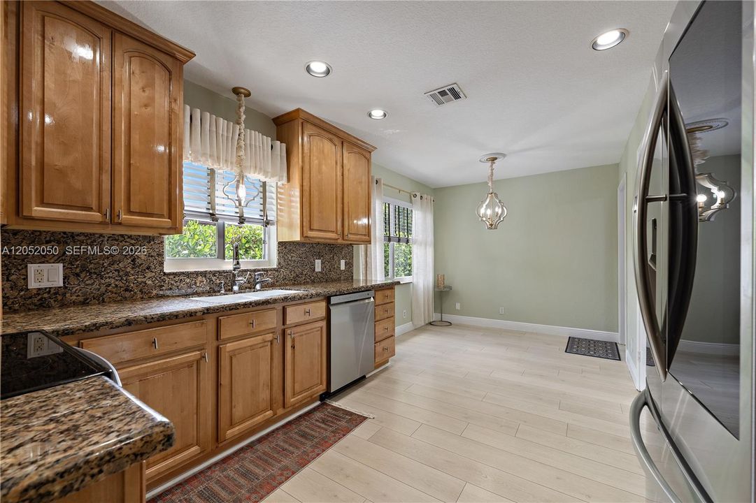 For Sale: $650,000 (3 beds, 2 baths, 2158 Square Feet)