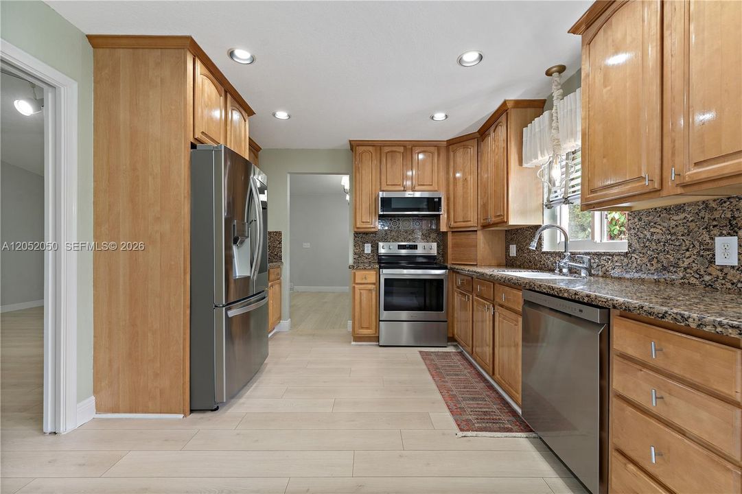 For Sale: $650,000 (3 beds, 2 baths, 2158 Square Feet)