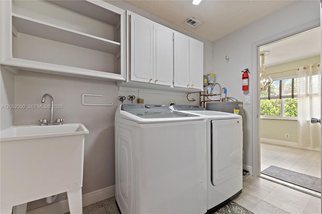 For Sale: $650,000 (3 beds, 2 baths, 2158 Square Feet)