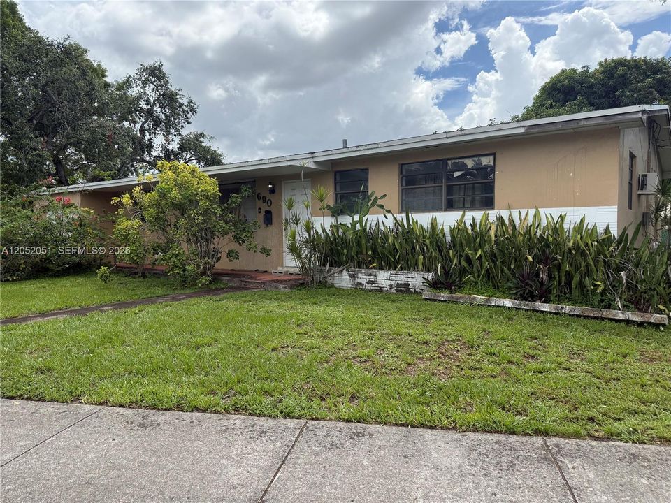 For Sale: $625,000 (3 beds, 2 baths, 1433 Square Feet)