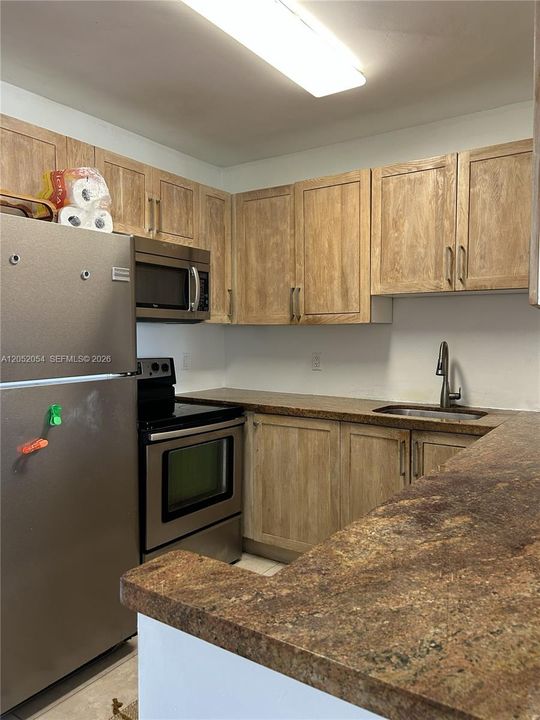 For Rent: $2,900 (2 beds, 2 baths, 1100 Square Feet)