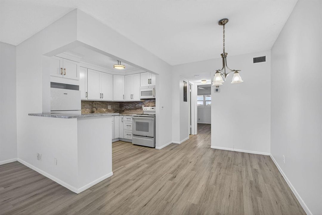 dining/kitchen