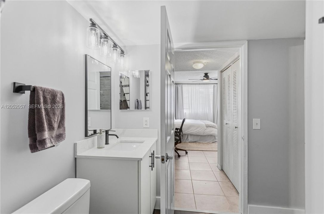 For Rent: $2,700 (2 beds, 2 baths, 1124 Square Feet)