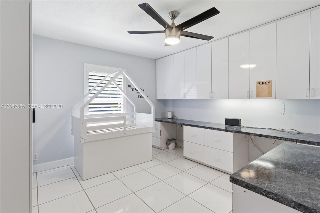 For Sale: $1,950,000 (5 beds, 5 baths, 4511 Square Feet)
