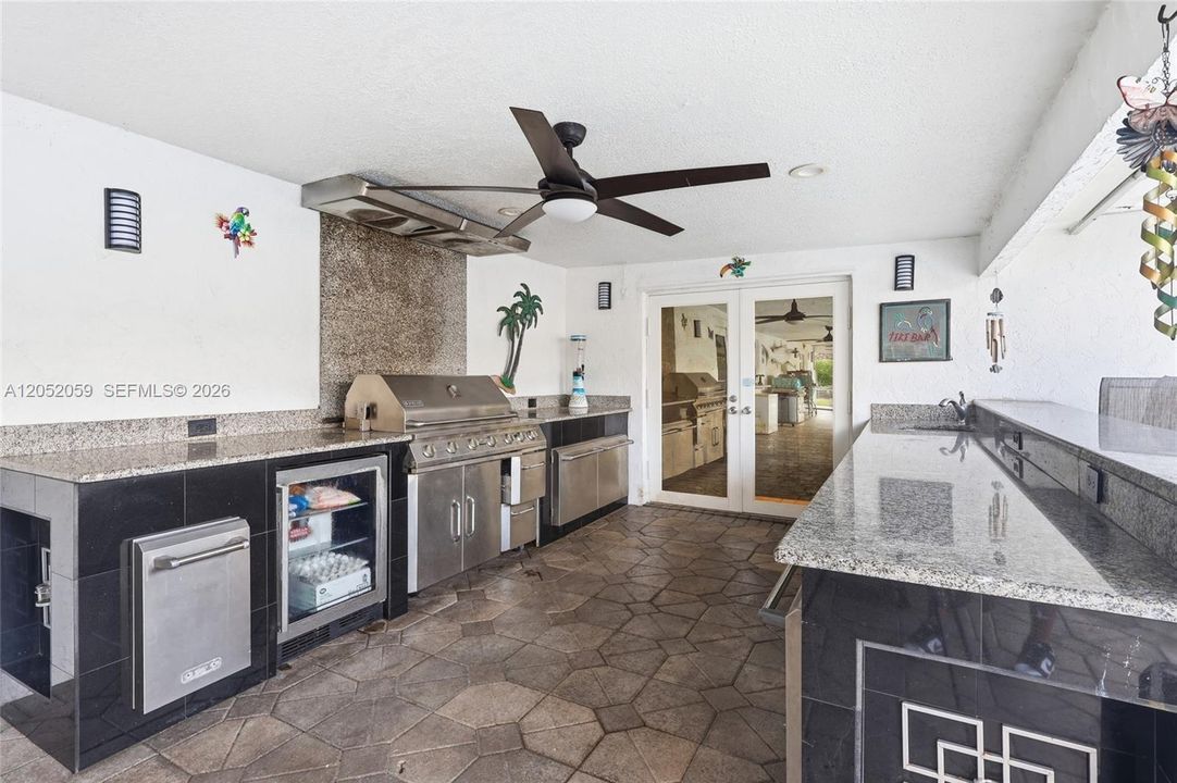 For Sale: $1,950,000 (5 beds, 5 baths, 4511 Square Feet)