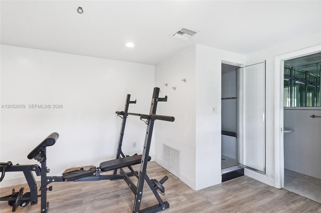 For Sale: $1,950,000 (5 beds, 5 baths, 4511 Square Feet)