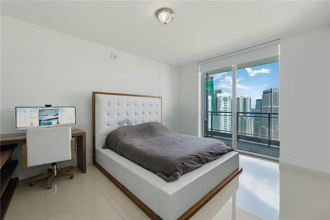 For Rent: $4,100 (2 beds, 2 baths, 1129 Square Feet)