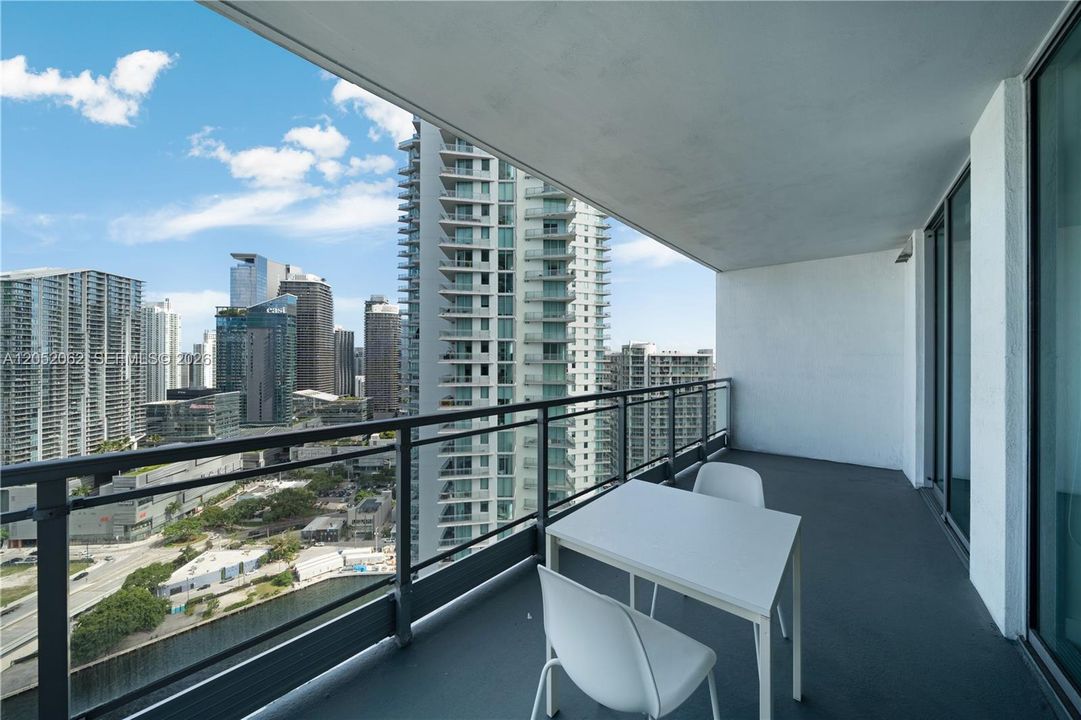 For Rent: $4,100 (2 beds, 2 baths, 1129 Square Feet)