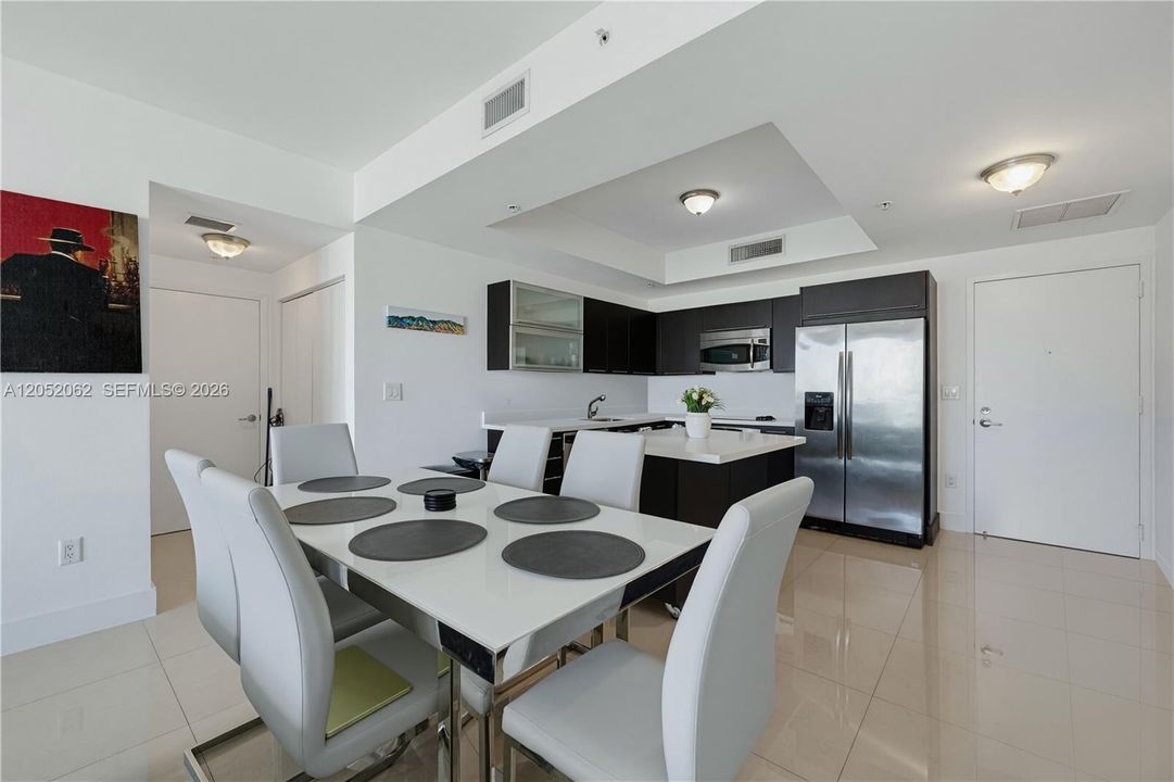 For Rent: $4,100 (2 beds, 2 baths, 1129 Square Feet)