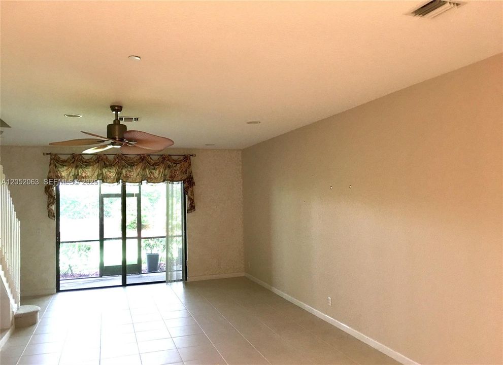 En Venta: $472,000 (2 camas, 2 baños, 1386 Pies cuadrados)