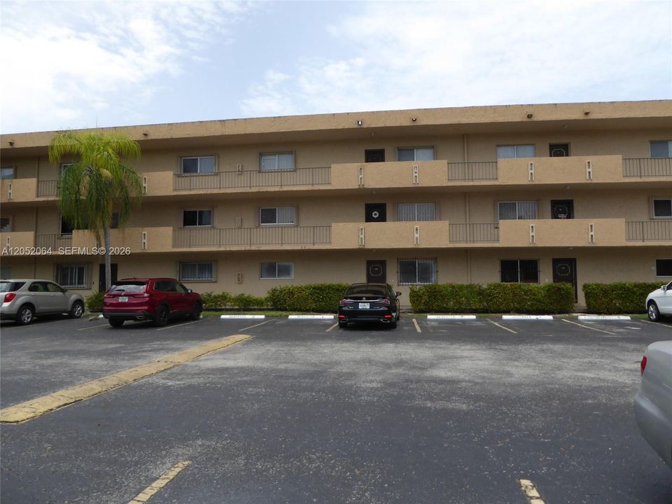 For Sale: $315,000 (2 beds, 2 baths, 1235 Square Feet)