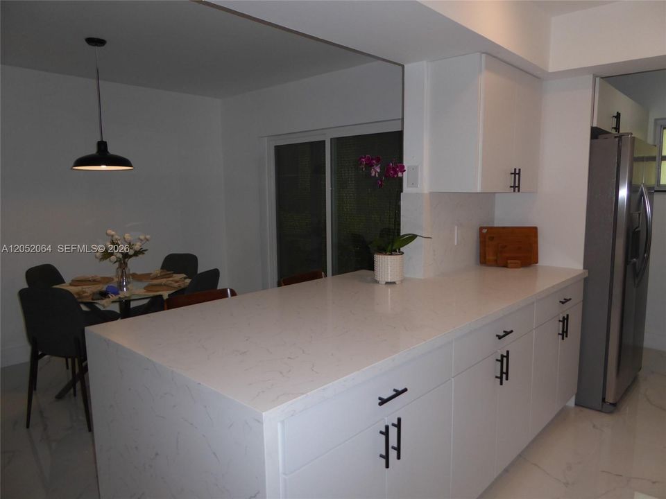 For Sale: $315,000 (2 beds, 2 baths, 1235 Square Feet)