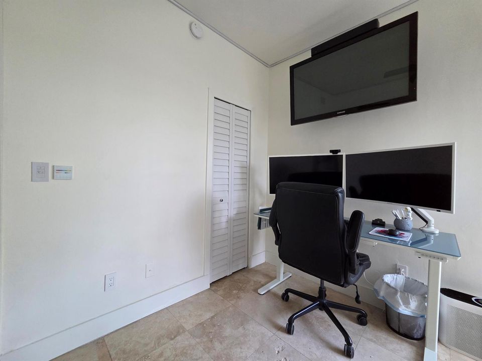 Bedroom #1(1)