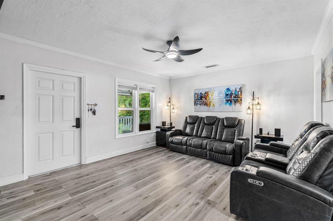 007-51236thStreet-WestPalmBeach-FL-33407