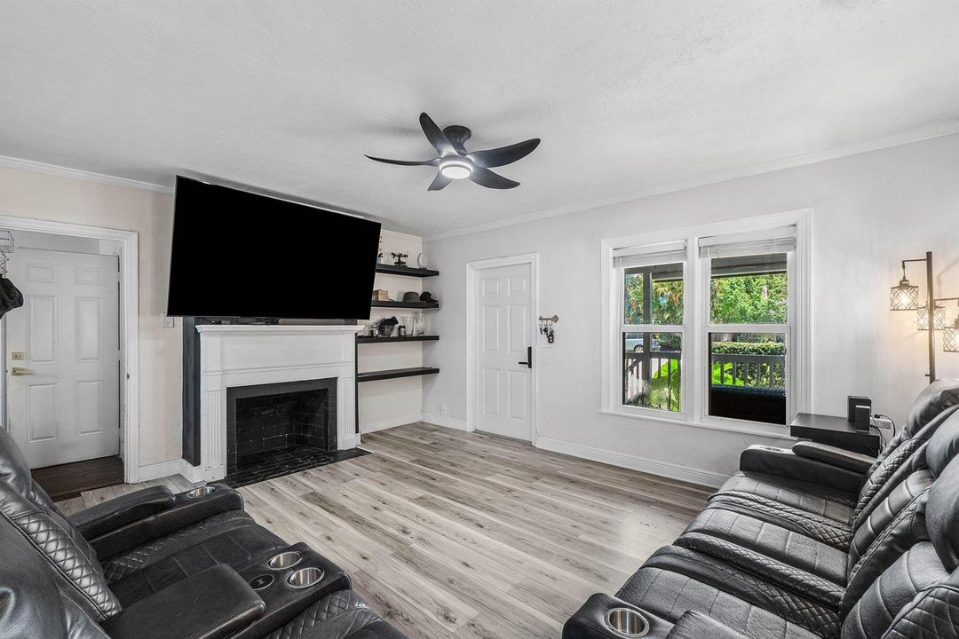 010-51236thStreet-WestPalmBeach-FL-33407