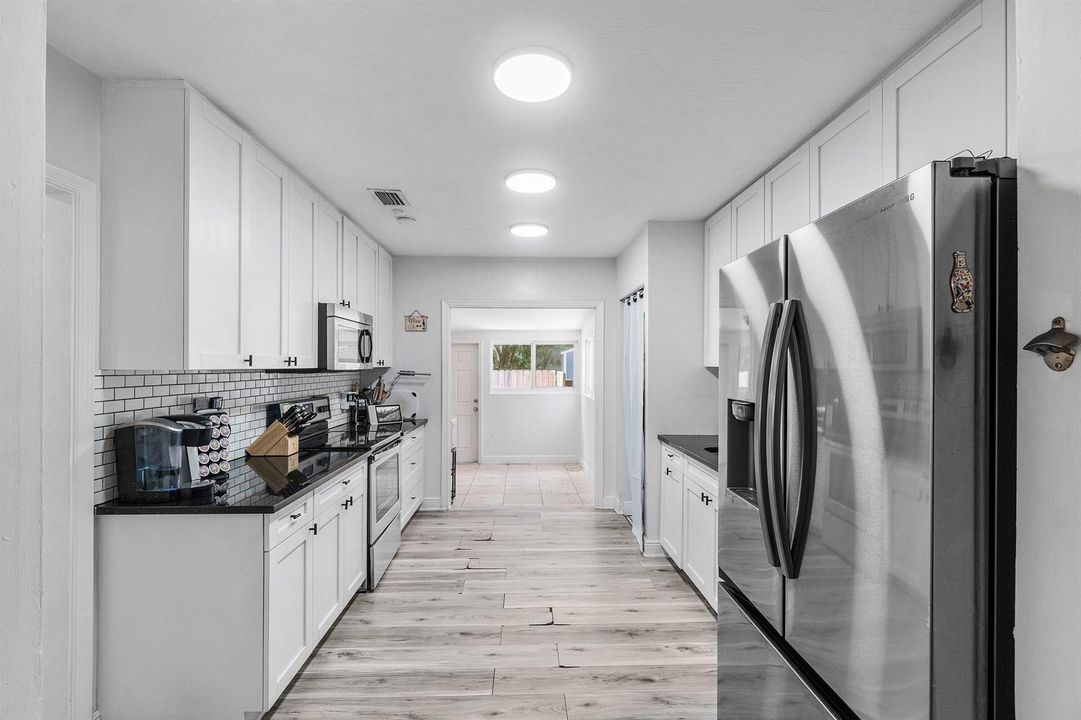 015-51236thStreet-WestPalmBeach-FL-33407
