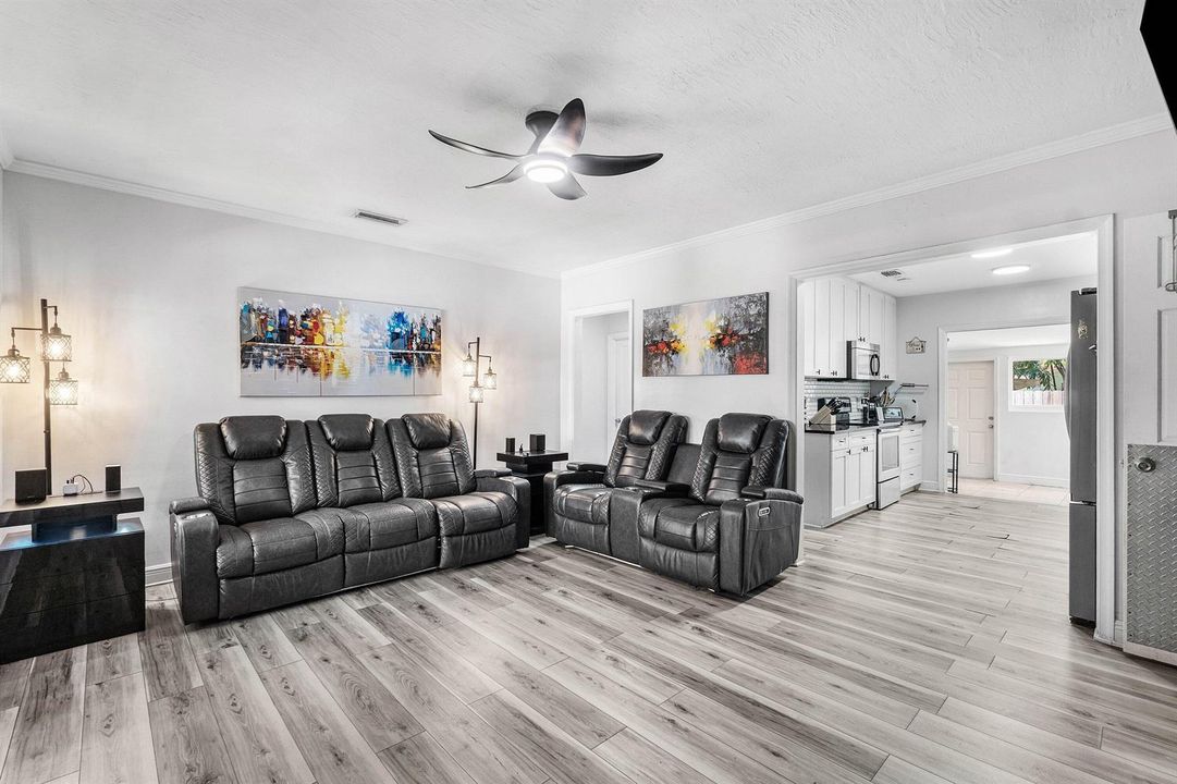 009-51236thStreet-WestPalmBeach-FL-33407
