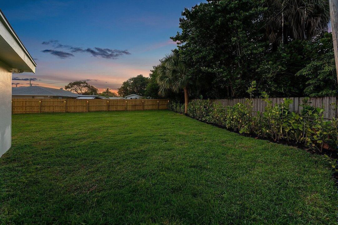 043-2433PalmRoad-WestPalmBeach-FL-33406-