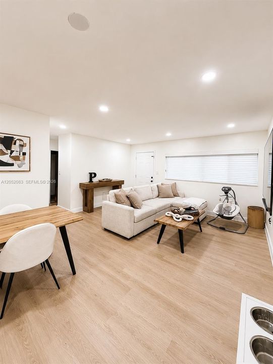 For Sale: $399,000 (3 beds, 2 baths, 1109 Square Feet)