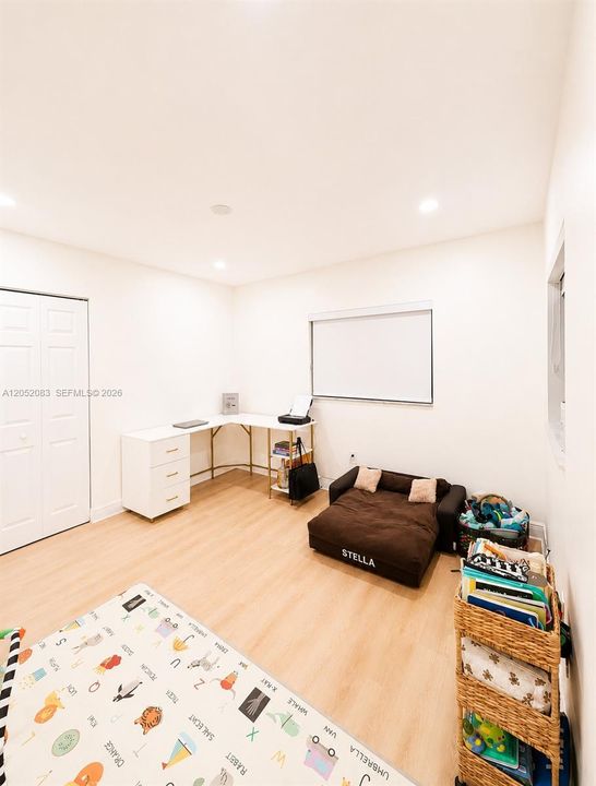 For Sale: $399,000 (3 beds, 2 baths, 1109 Square Feet)