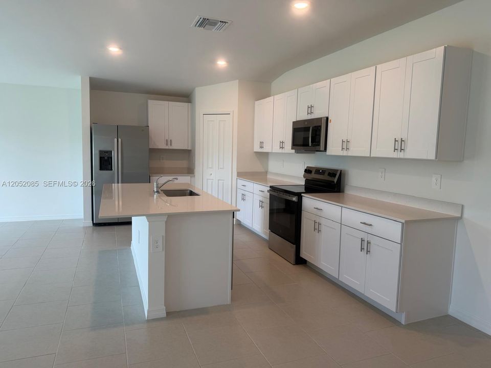 For Rent: $2,400 (4 beds, 3 baths, 2174 Square Feet)