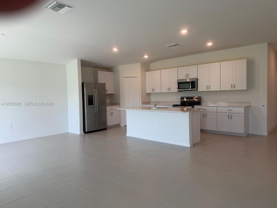 For Rent: $2,400 (4 beds, 3 baths, 2174 Square Feet)