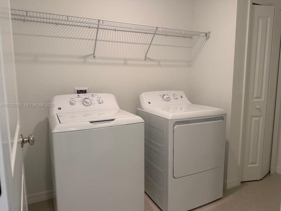 For Rent: $2,400 (4 beds, 3 baths, 2174 Square Feet)