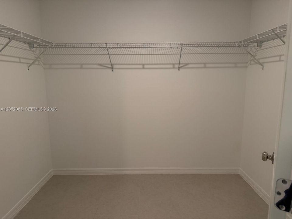 For Rent: $2,400 (4 beds, 3 baths, 2174 Square Feet)
