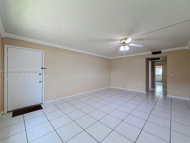 En Venta: $157,000 (2 camas, 2 baños, 1166 Pies cuadrados)