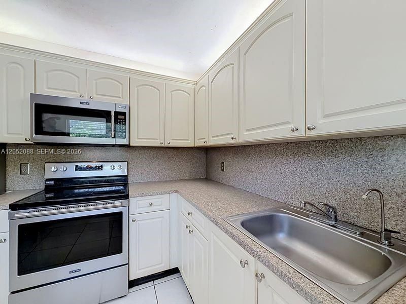 En Venta: $157,000 (2 camas, 2 baños, 1166 Pies cuadrados)