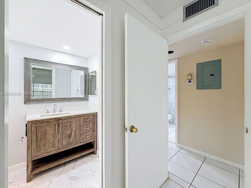 En Venta: $157,000 (2 camas, 2 baños, 1166 Pies cuadrados)