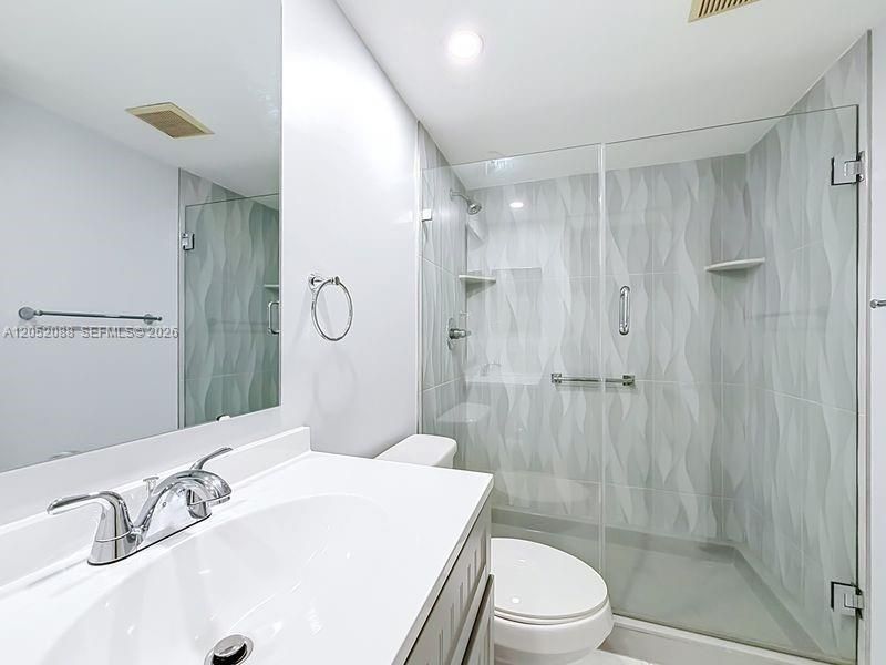 En Venta: $157,000 (2 camas, 2 baños, 1166 Pies cuadrados)