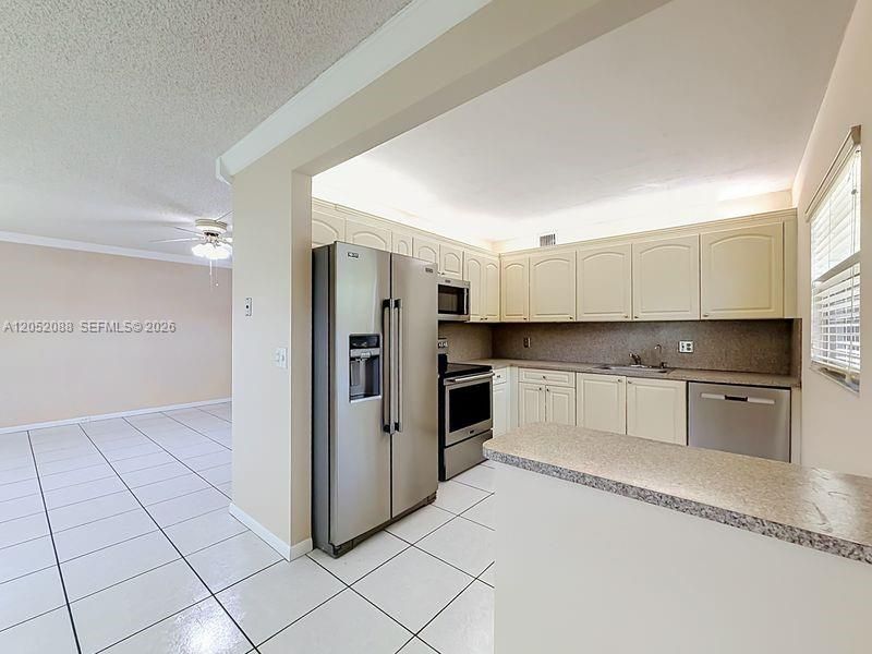 En Venta: $157,000 (2 camas, 2 baños, 1166 Pies cuadrados)