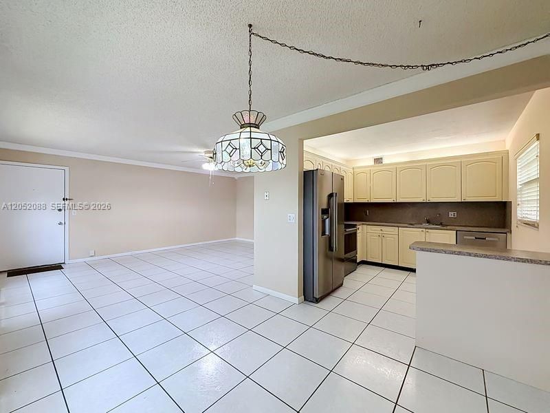 En Venta: $157,000 (2 camas, 2 baños, 1166 Pies cuadrados)