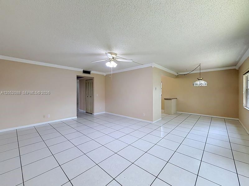 En Venta: $157,000 (2 camas, 2 baños, 1166 Pies cuadrados)