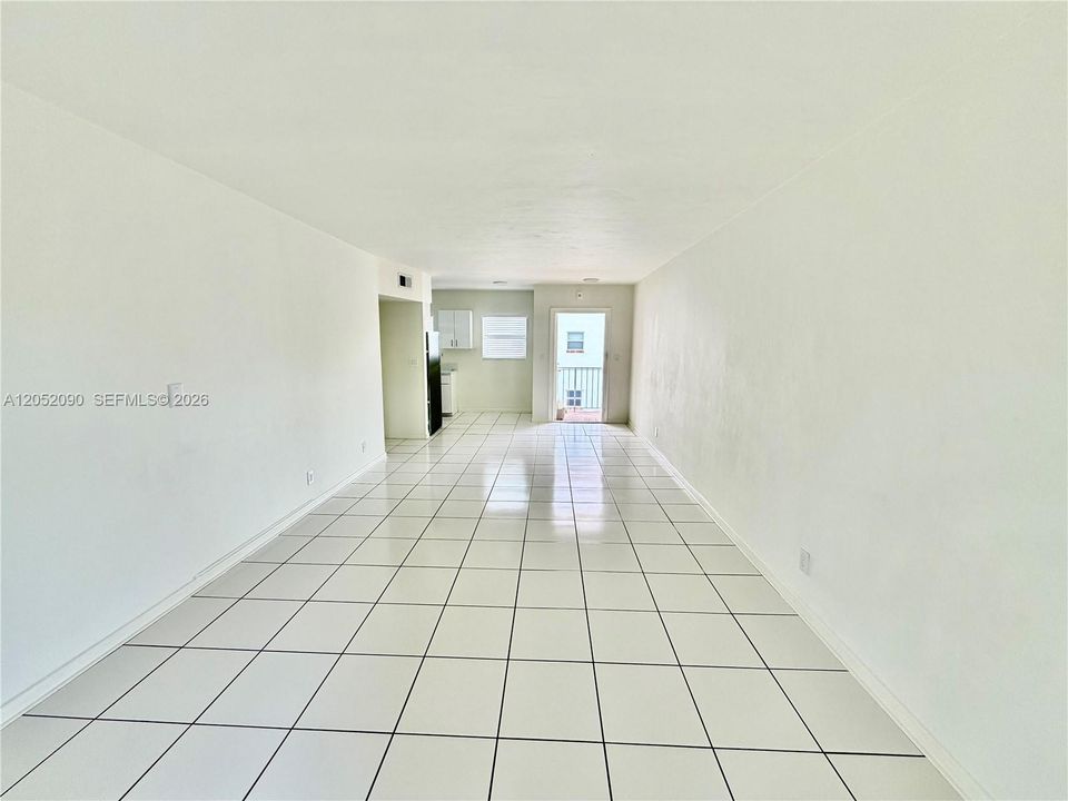 В аренду: $1,750 (1 спален, 1 ванн, 700 Квадратных фут)