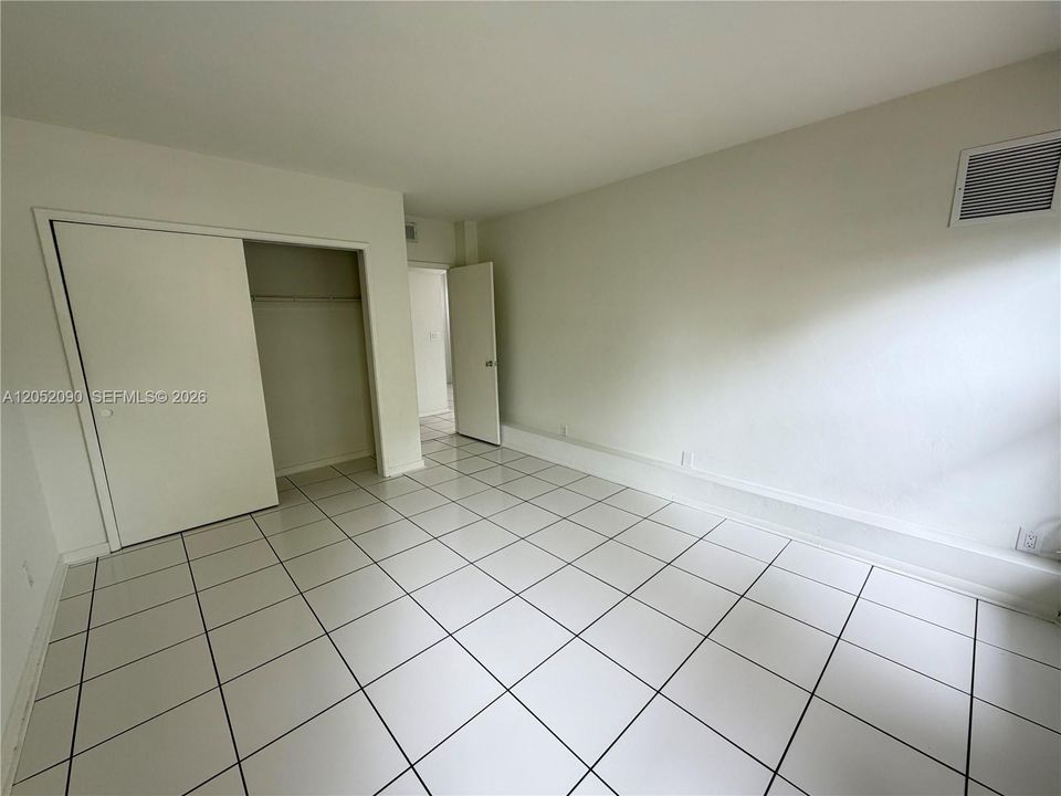 В аренду: $1,750 (1 спален, 1 ванн, 700 Квадратных фут)